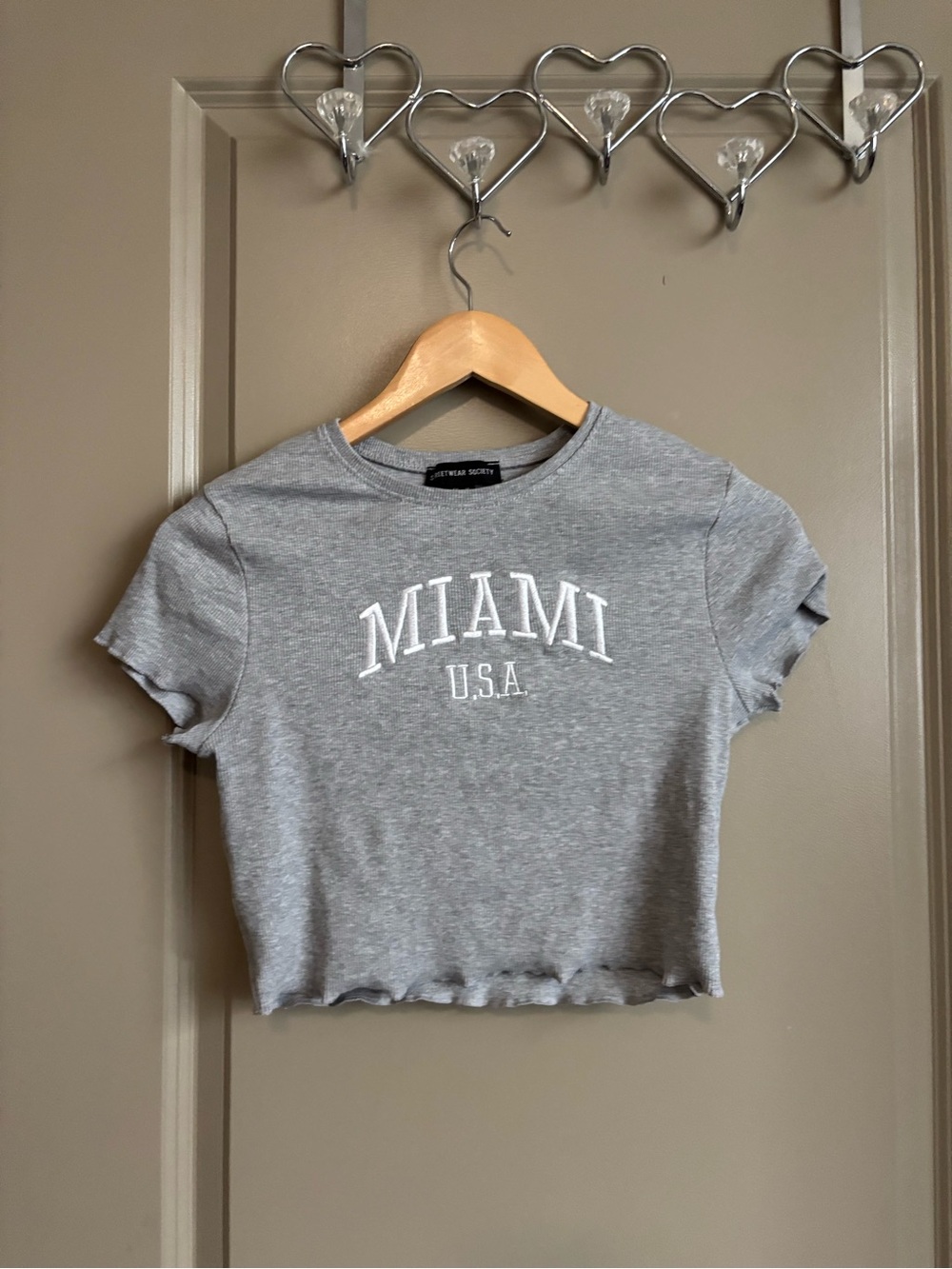 Streetwear Society Gray 'MIAMI U.S.A.' Cropped Tee